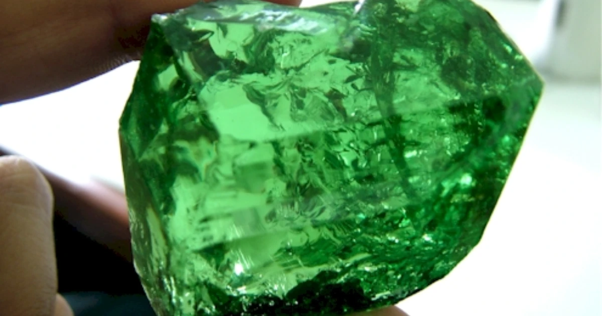 The Biggest demantoid garnets at in article from brkogems